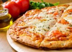 Особенности приготовления вкусной пиццы: основные правила и полезные советы