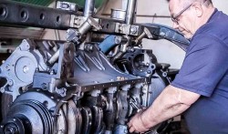 Технология ремонта двигателя на грузовом авто: из каких этапов состоит процесс 