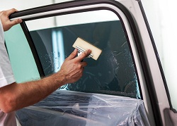 Способы и основные этапы тонировки стекол автомобиля