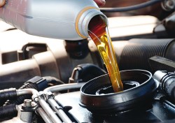 Каким требованиям должно соответствовать масло для автомобиля: правила его выбора