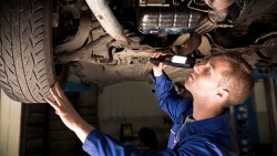 Как осуществляется ремонт ходовой части автомобиля: правила и пошаговая инструкция