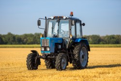 Главные преимущества трактора МТЗ и особенности его использования