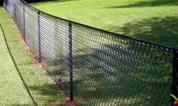 Надежная ограда  из сварной сетки: как выбрать и как установить